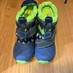 Size 8 toddler snow boots